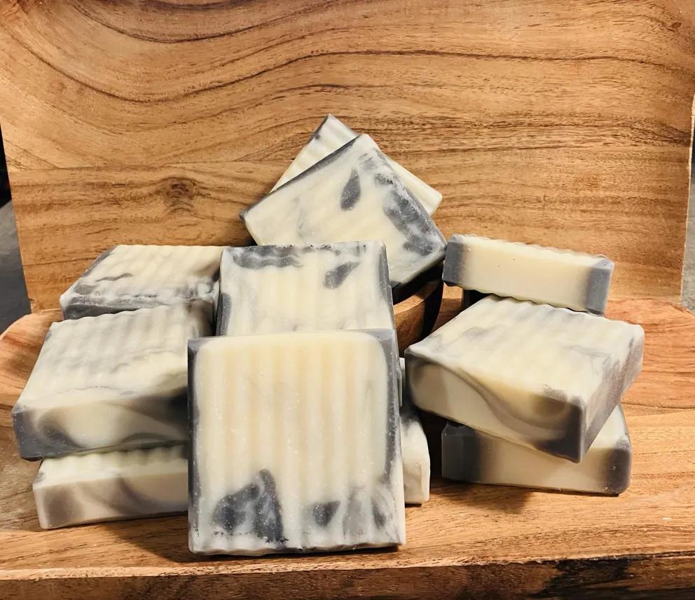 The Onyx Swirl Bar