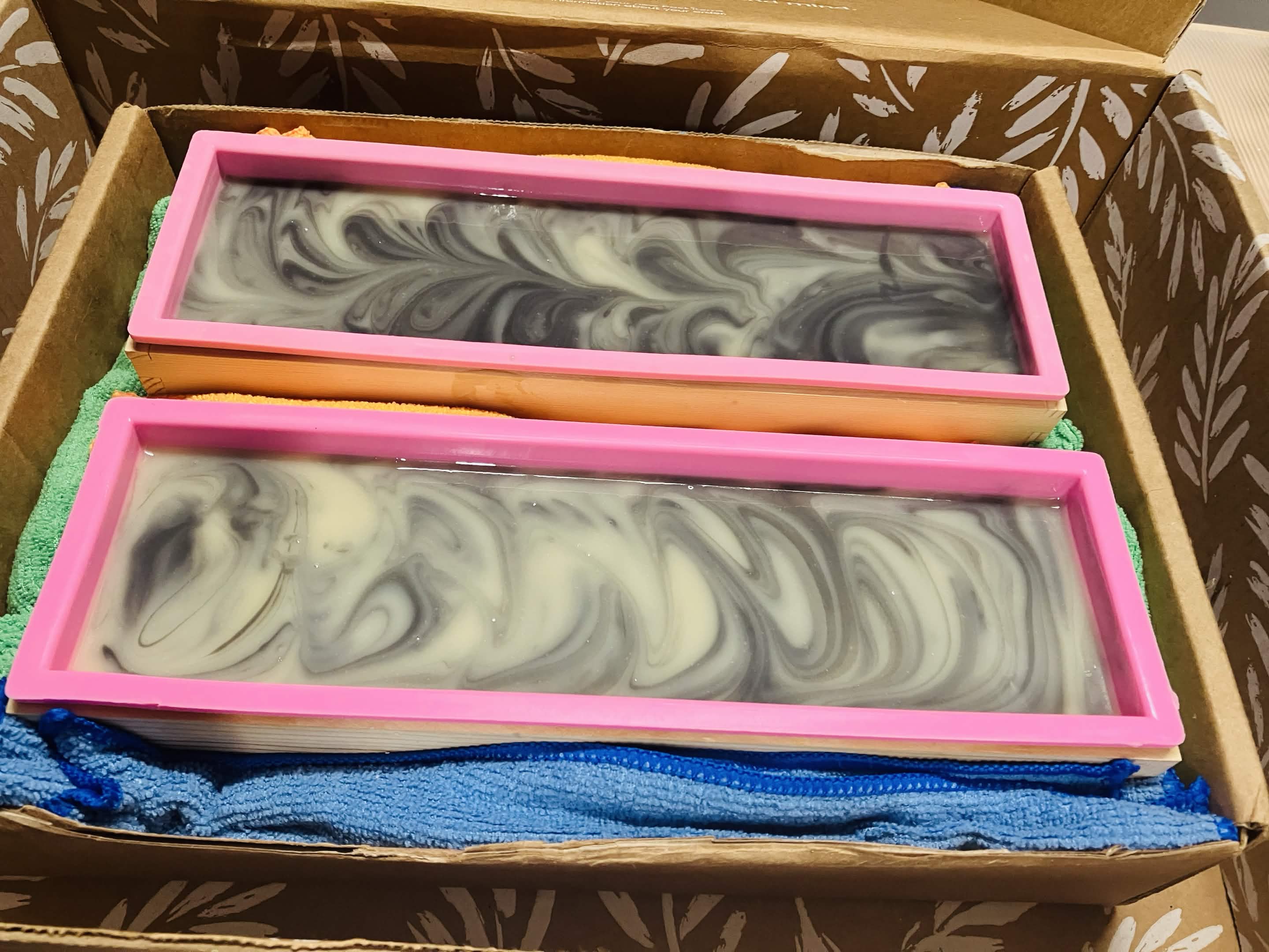 The Onyx Swirl Bar