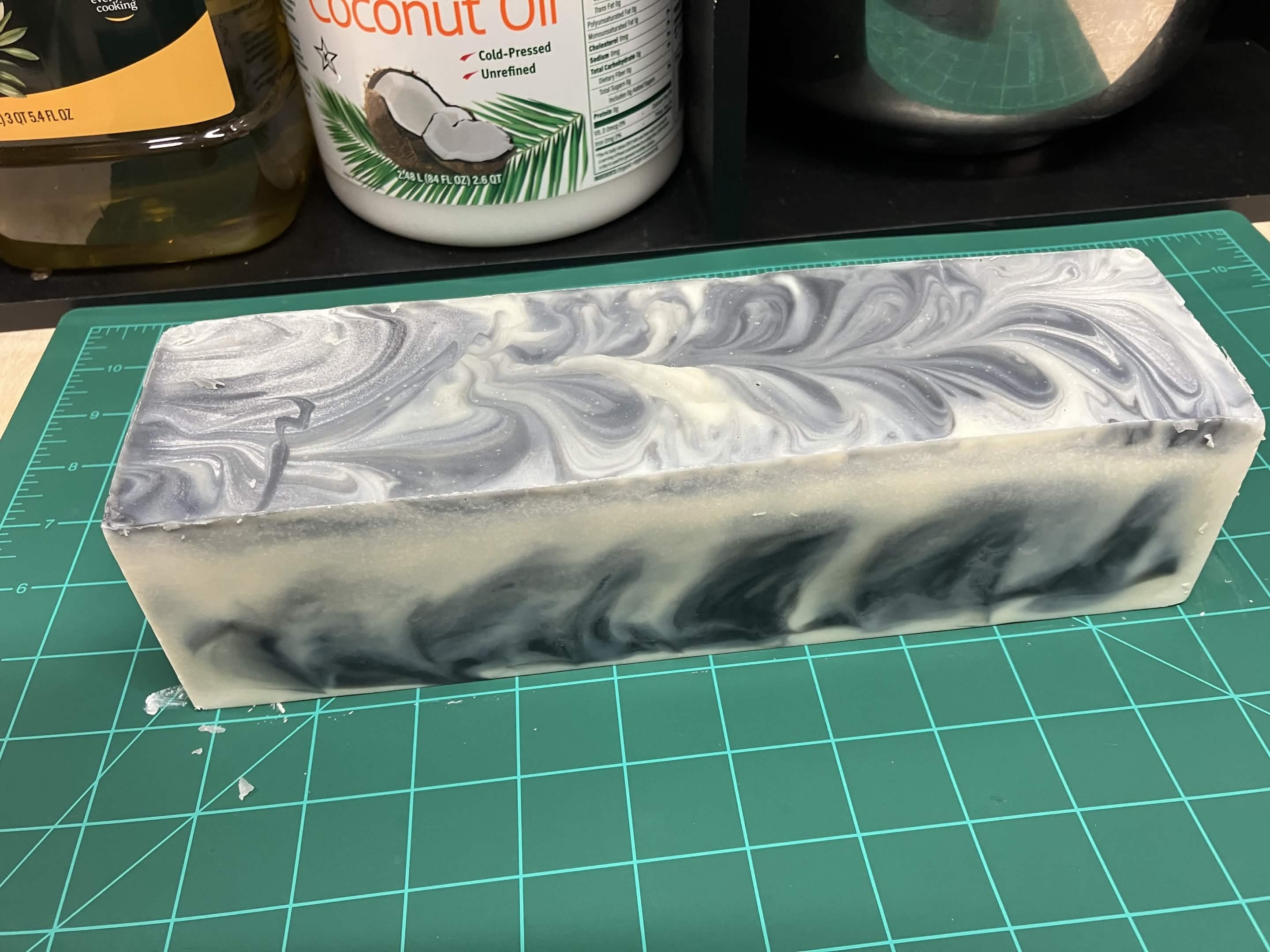 The Onyx Swirl Bar
