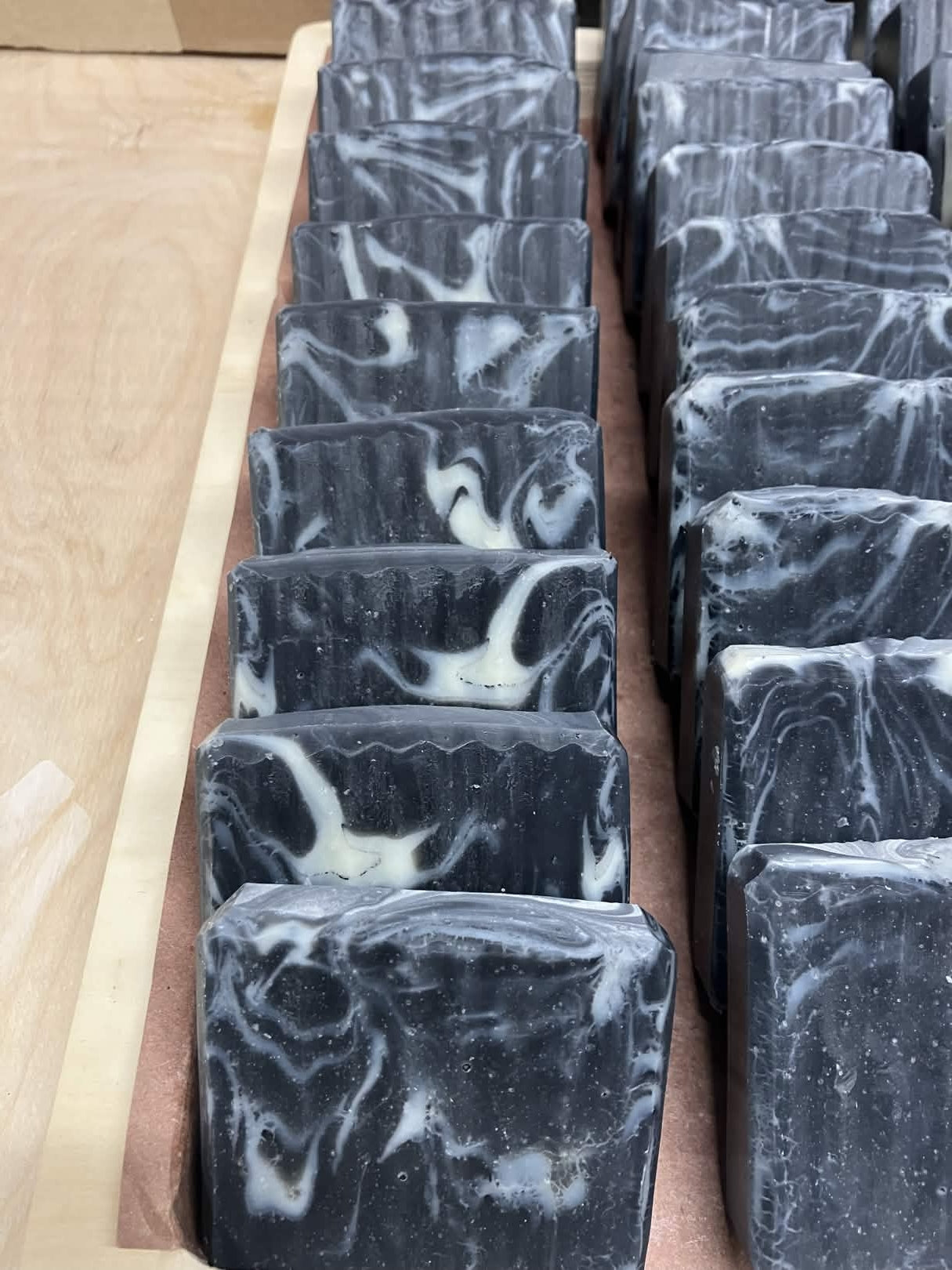 The Onyx Swirl Bar
