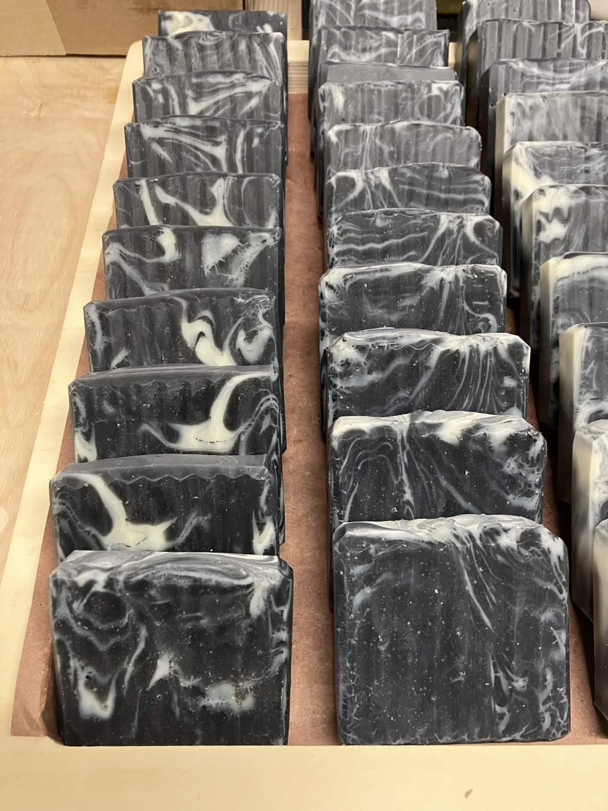 The Onyx Swirl Bar