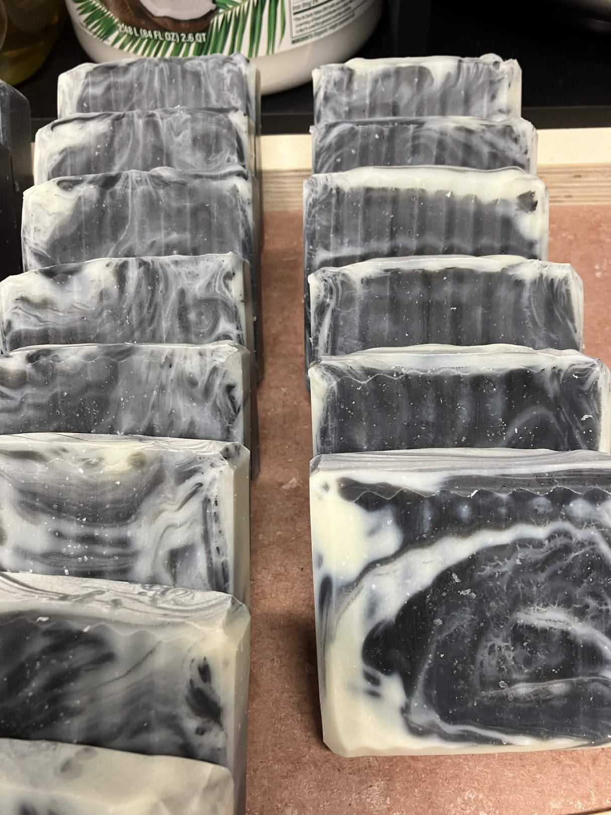 The Onyx Swirl Bar
