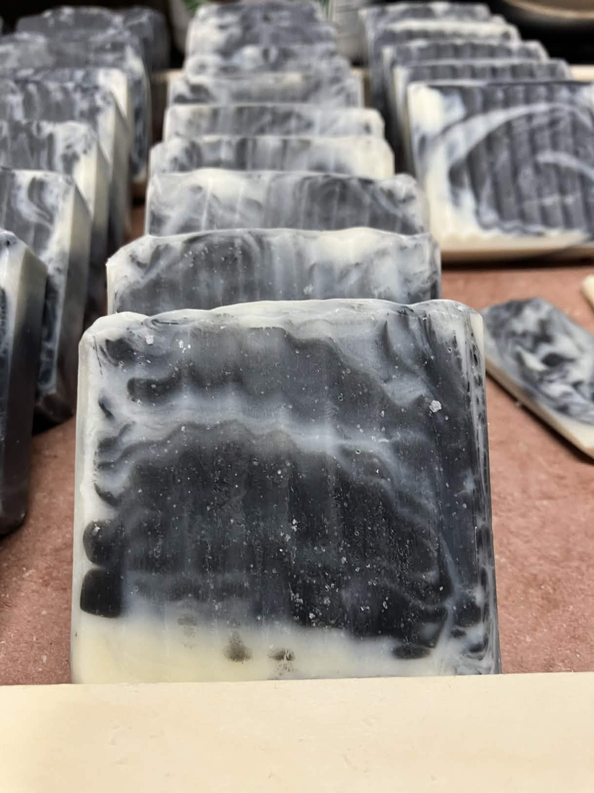 The Onyx Swirl Bar