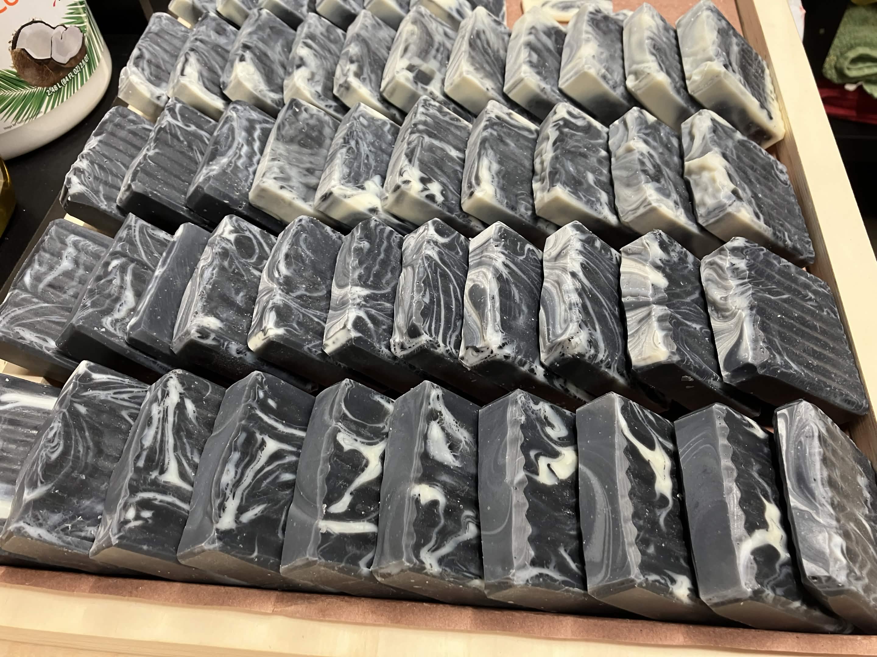 The Onyx Swirl Bar